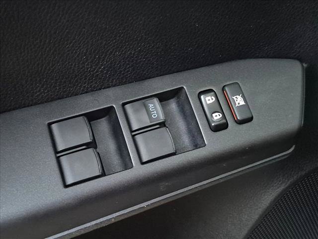 Used 2017 Toyota RAV4 XLE FWD image 9