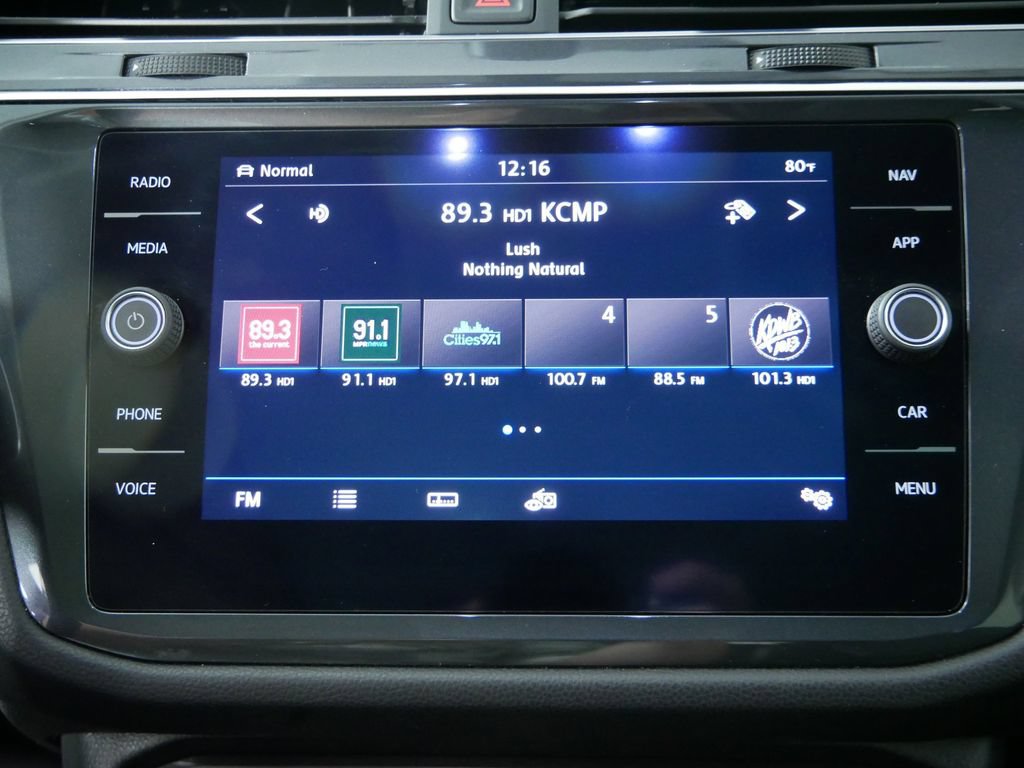 Used 2019 Volkswagen Tiguan SEL AWD/4WD image 29