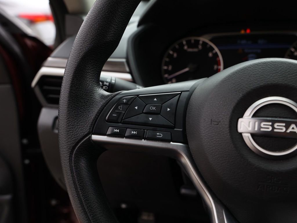 Used 2024 Nissan Altima 2.5 SV image 25