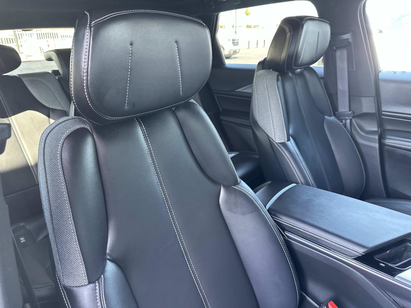 Used 2024 Cadillac Lyriq Tech RWD image 29