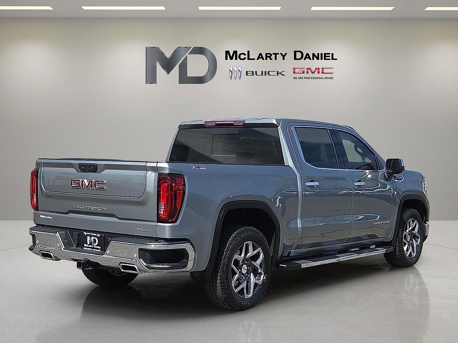 Certified 2024 GMC Sierra 1500 SLT w/ SLT Premium Plus Package AWD/4WD image 5