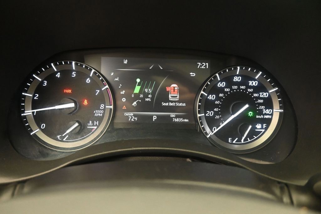 Used 2021 Toyota Highlander XLE AWD/4WD image 18