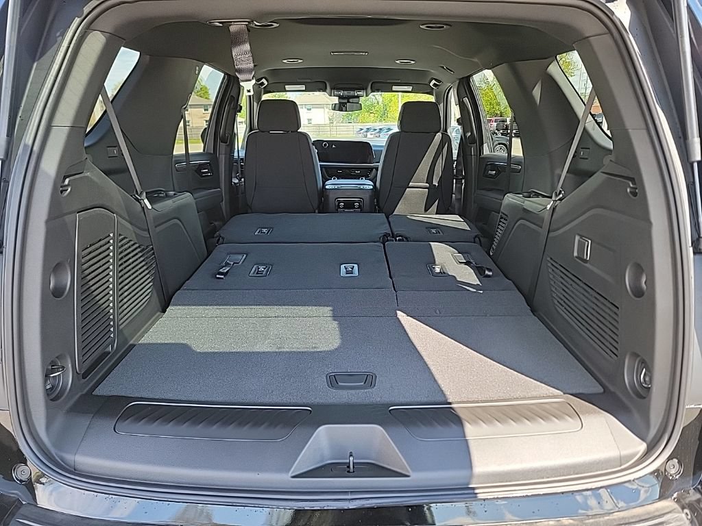New 2026 Chevrolet Tahoe LS w/ LPO, Dark Essentials Package AWD/4WD image 33