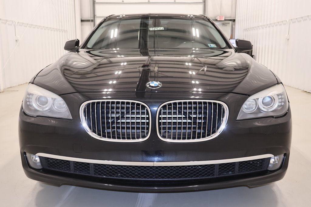Used 2011 BMW 750Li xDrive image 4