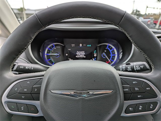 Certified 2024 Chrysler Pacifica Select image 33
