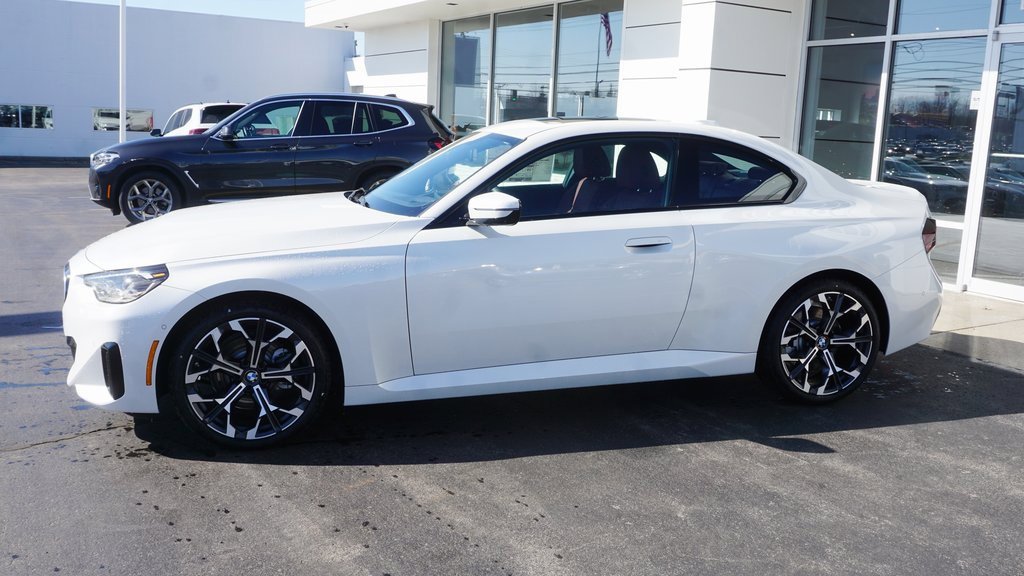 Used 2025 BMW 230i xDrive Coupe w/ Premium Package image 2