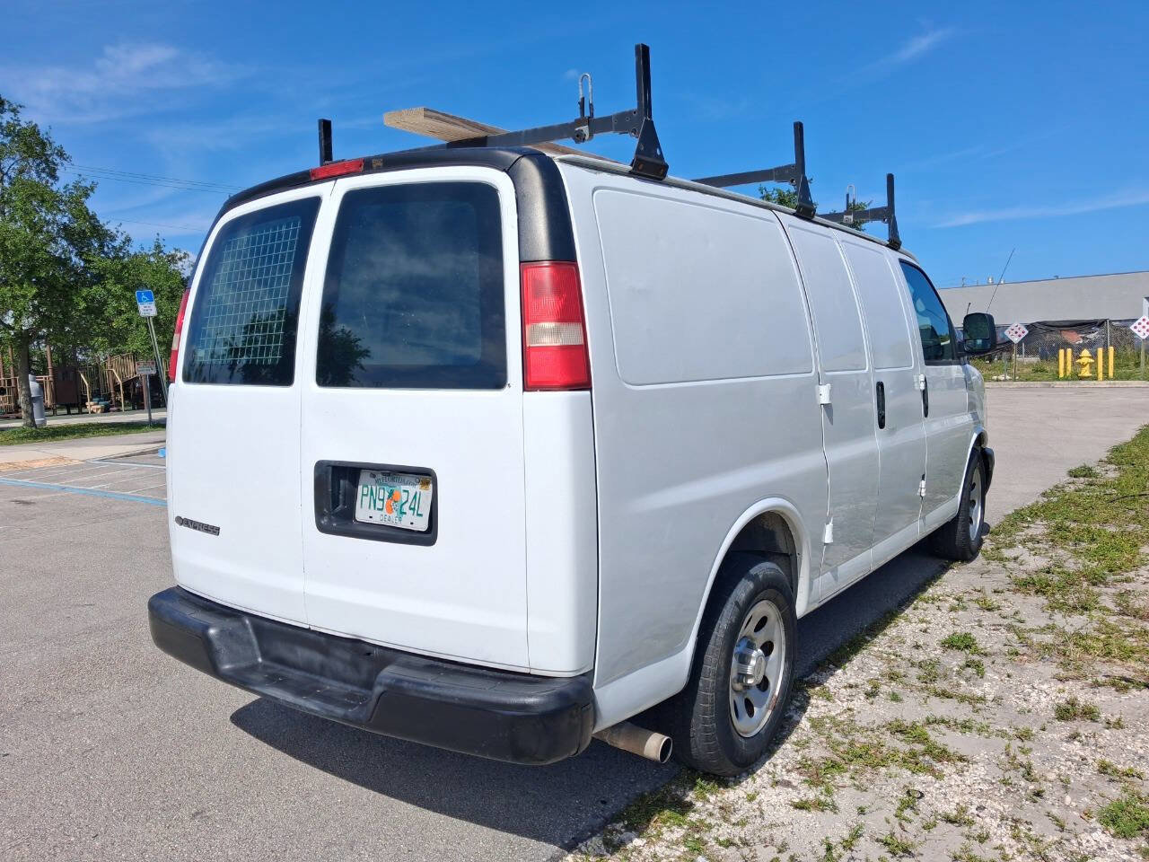 Used 2014 Chevrolet Express 1500 RWD image 6