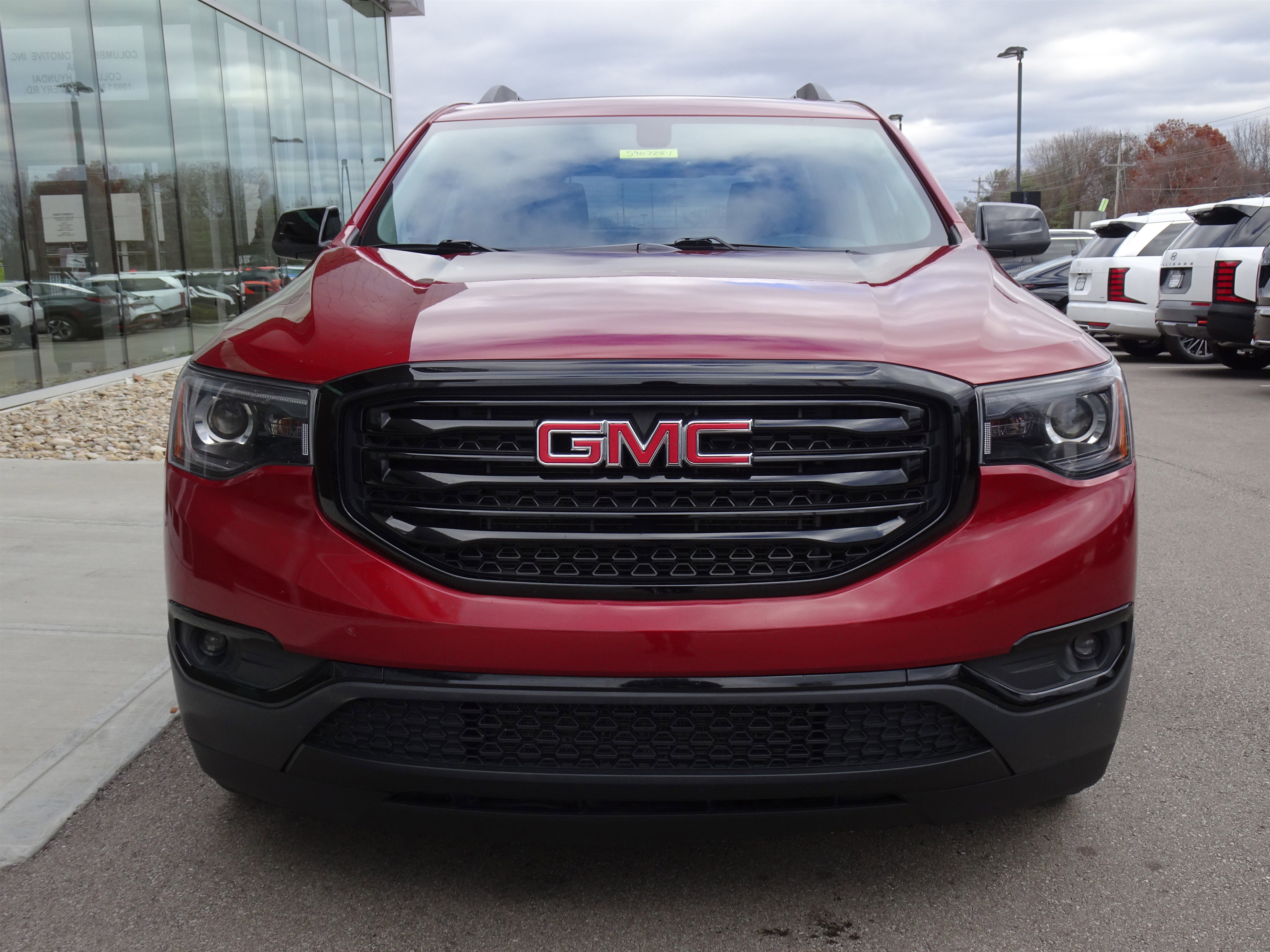 Used 2019 GMC Acadia SLT w/ Black Edition image 7