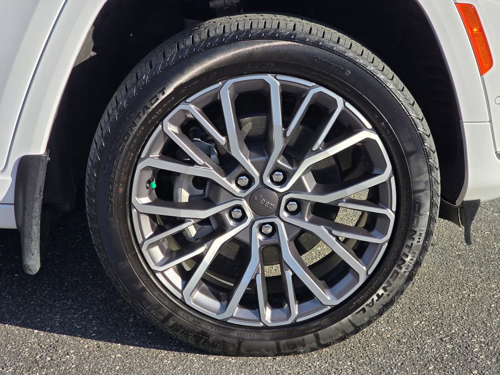 Used 2025 Jeep Grand Cherokee L Summit image 23