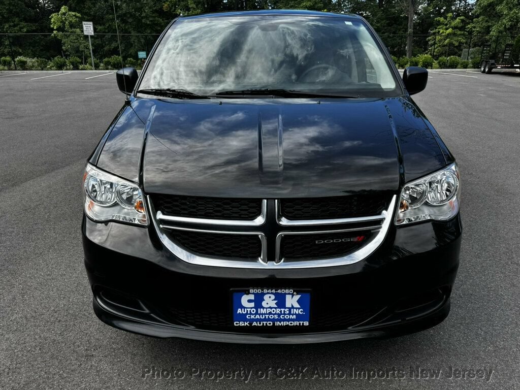 Used 2019 Dodge Grand Caravan SE w/ UConnect Hands-Free Group FWD image 8