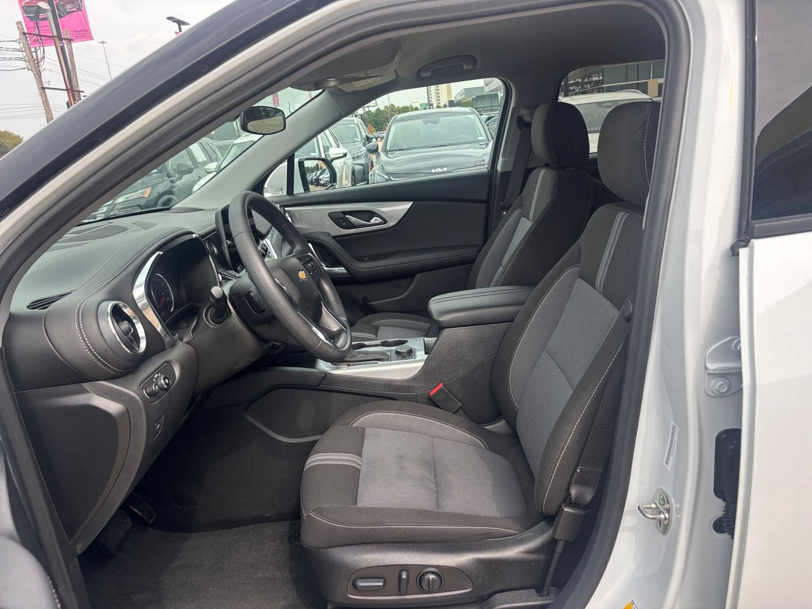 Used 2026 Chevrolet Blazer LT FWD image 27