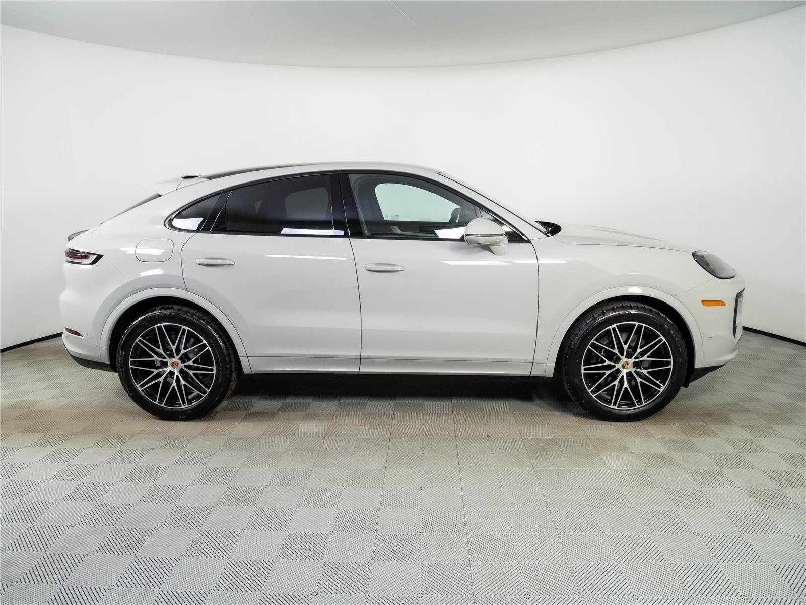 New 2026 Porsche Cayenne Coupe AWD/4WD image 28