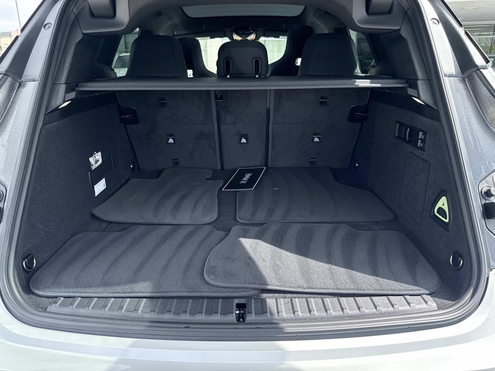 Used 2026 BMW iX xDrive60 image 5