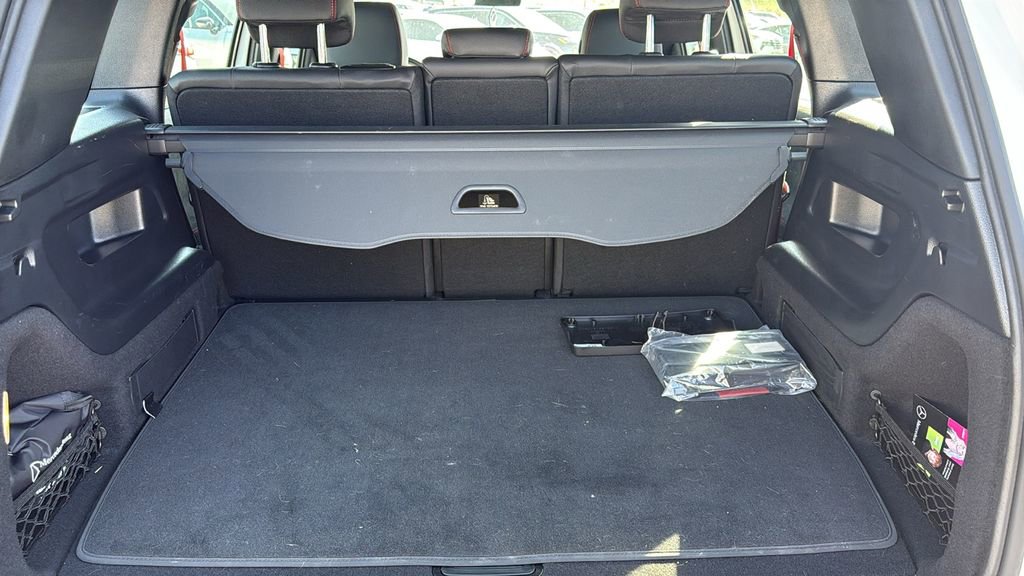 Certified 2025 Mercedes-Benz GLB 35 AMG 4MATIC image 19