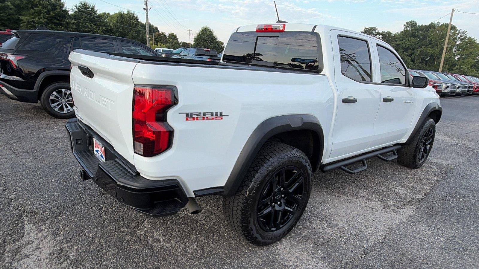 Used 2024 Chevrolet Colorado Trail Boss w/ Advanced Trailering Package AWD/4WD image 8