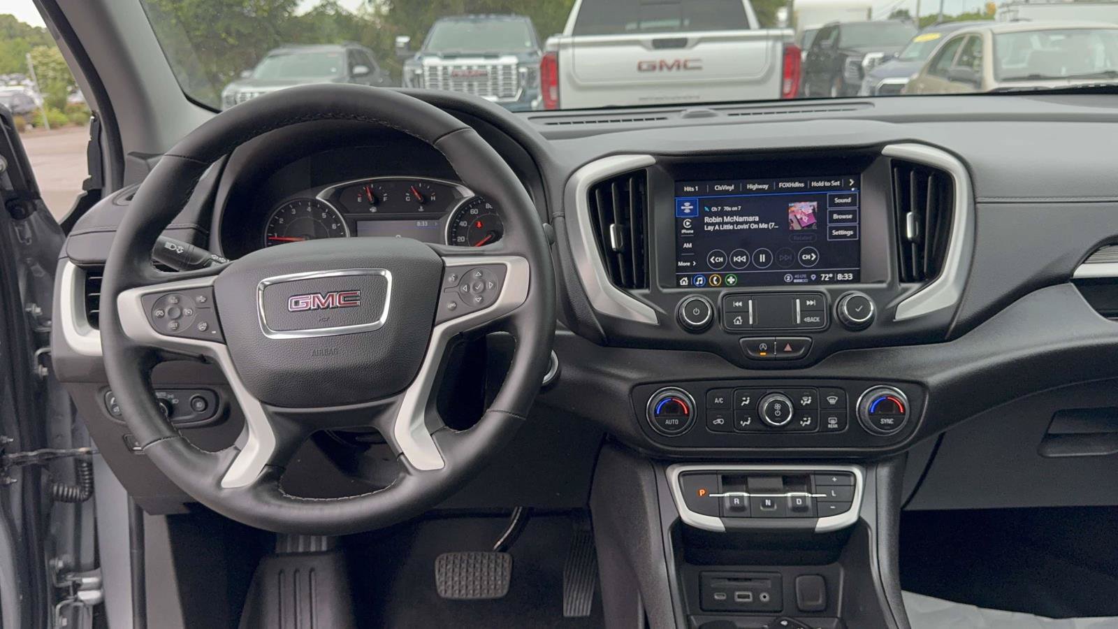 Used 2024 GMC Terrain SLT AWD/4WD image 14