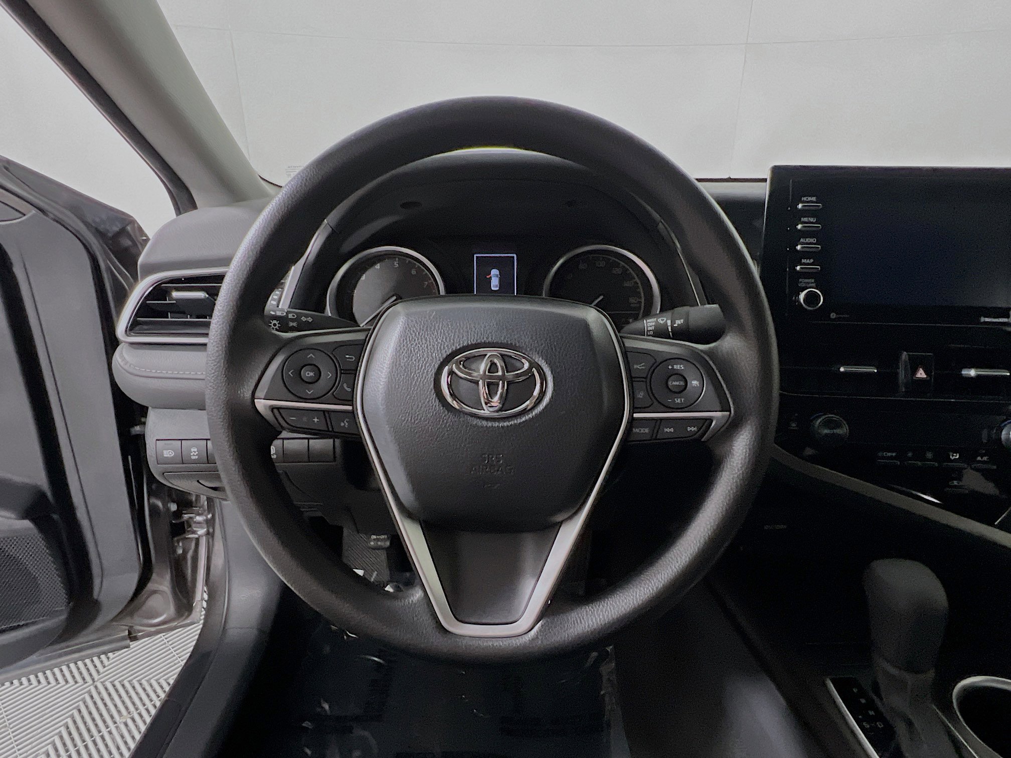 Used 2024 Toyota Camry LE w/ Convenience Package FWD image 18