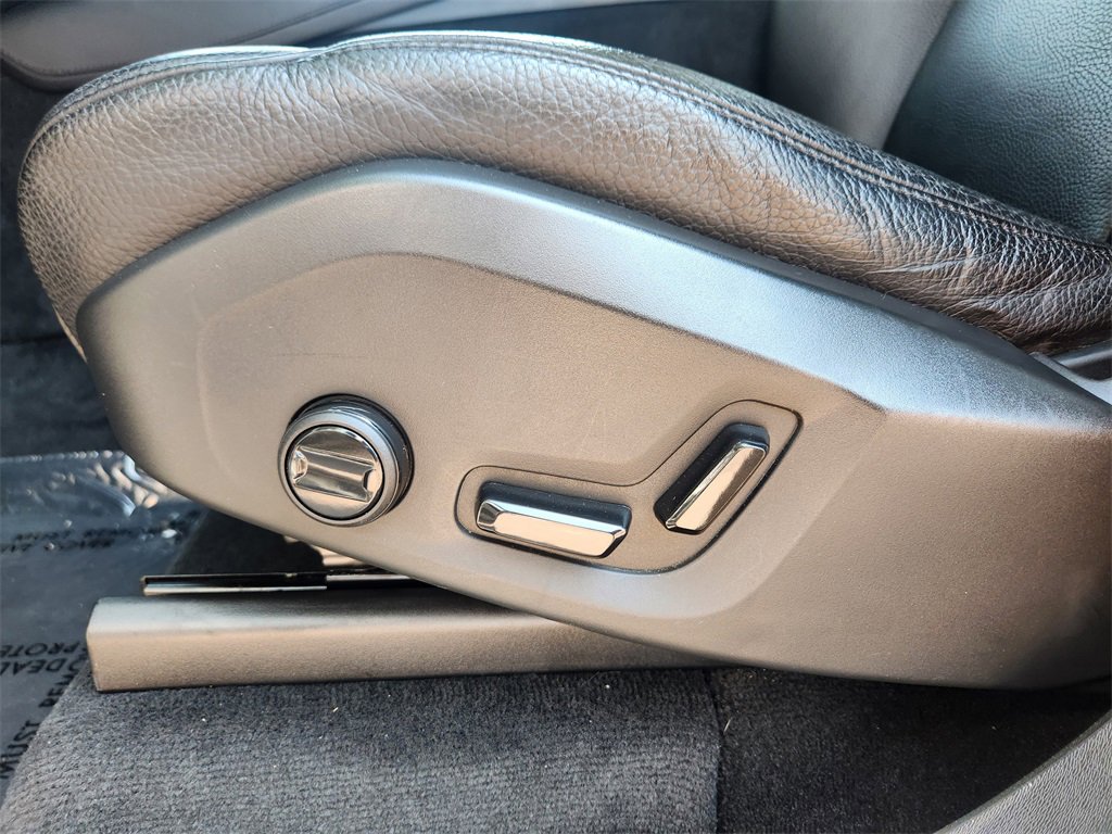 Used 2023 Volvo XC90 T8 Plus w/ Protection Package Premier image 8