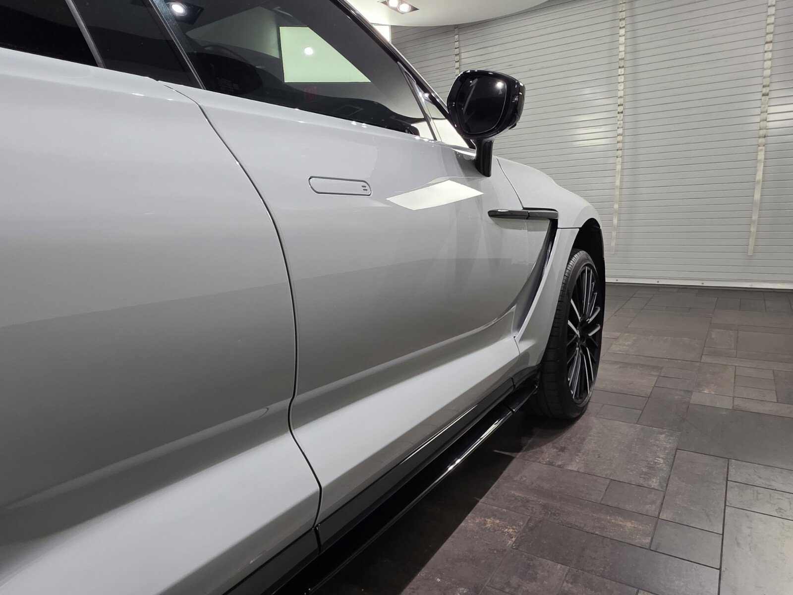 Used 2024 Aston Martin DBX 707 image 9