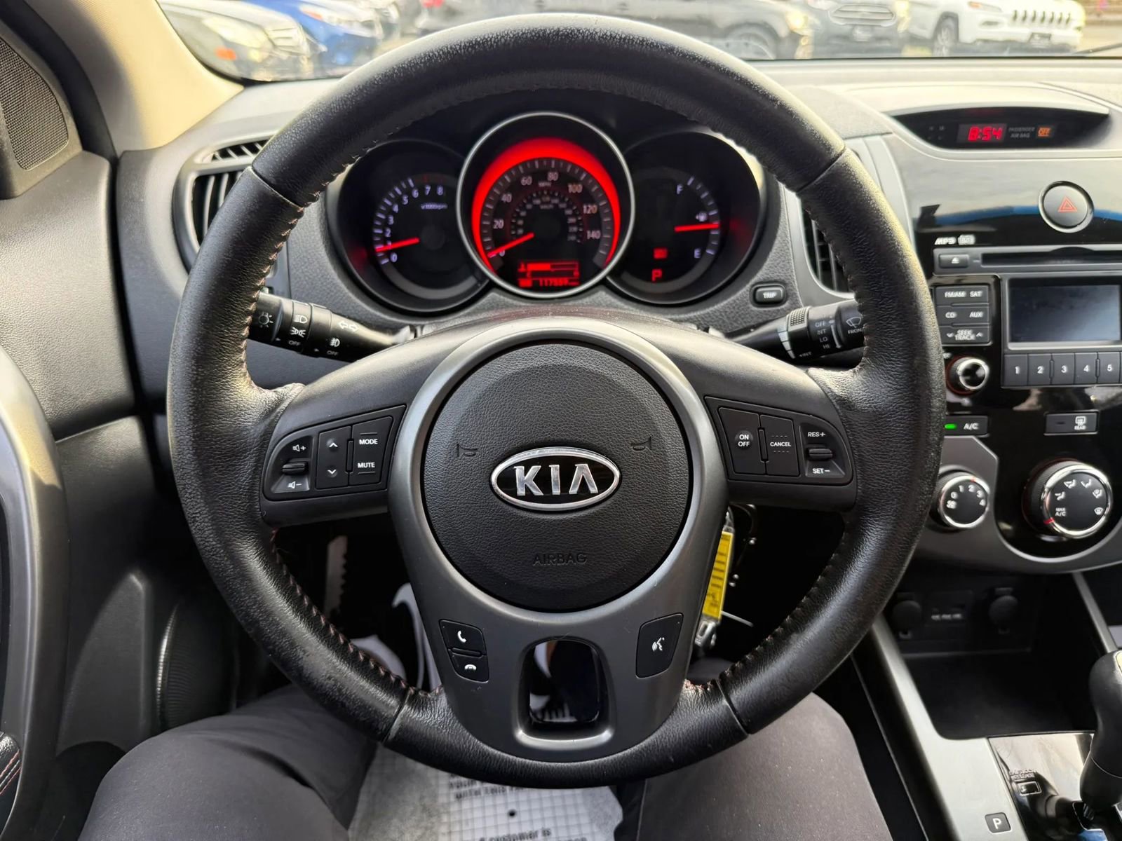 Used 2010 Kia Forte Koup SX image 24