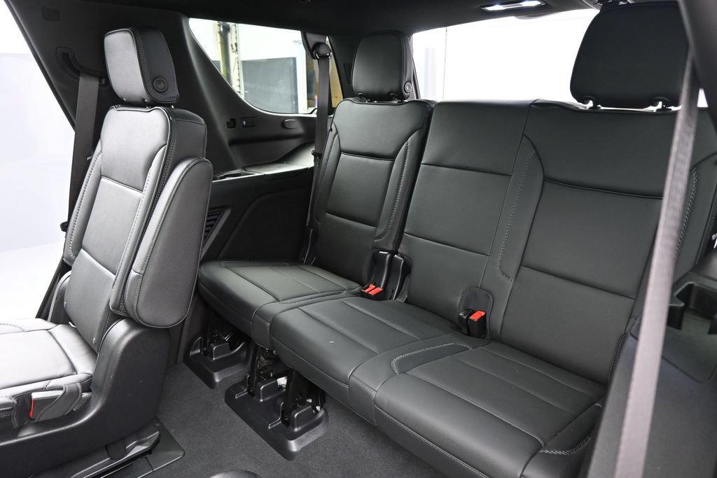 Used 2022 GMC Yukon Denali w/ Denali Premium Package AWD/4WD image 23