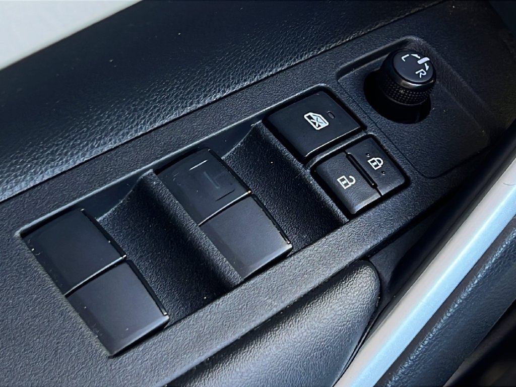 Used 2024 Toyota Corolla Cross L FWD image 18