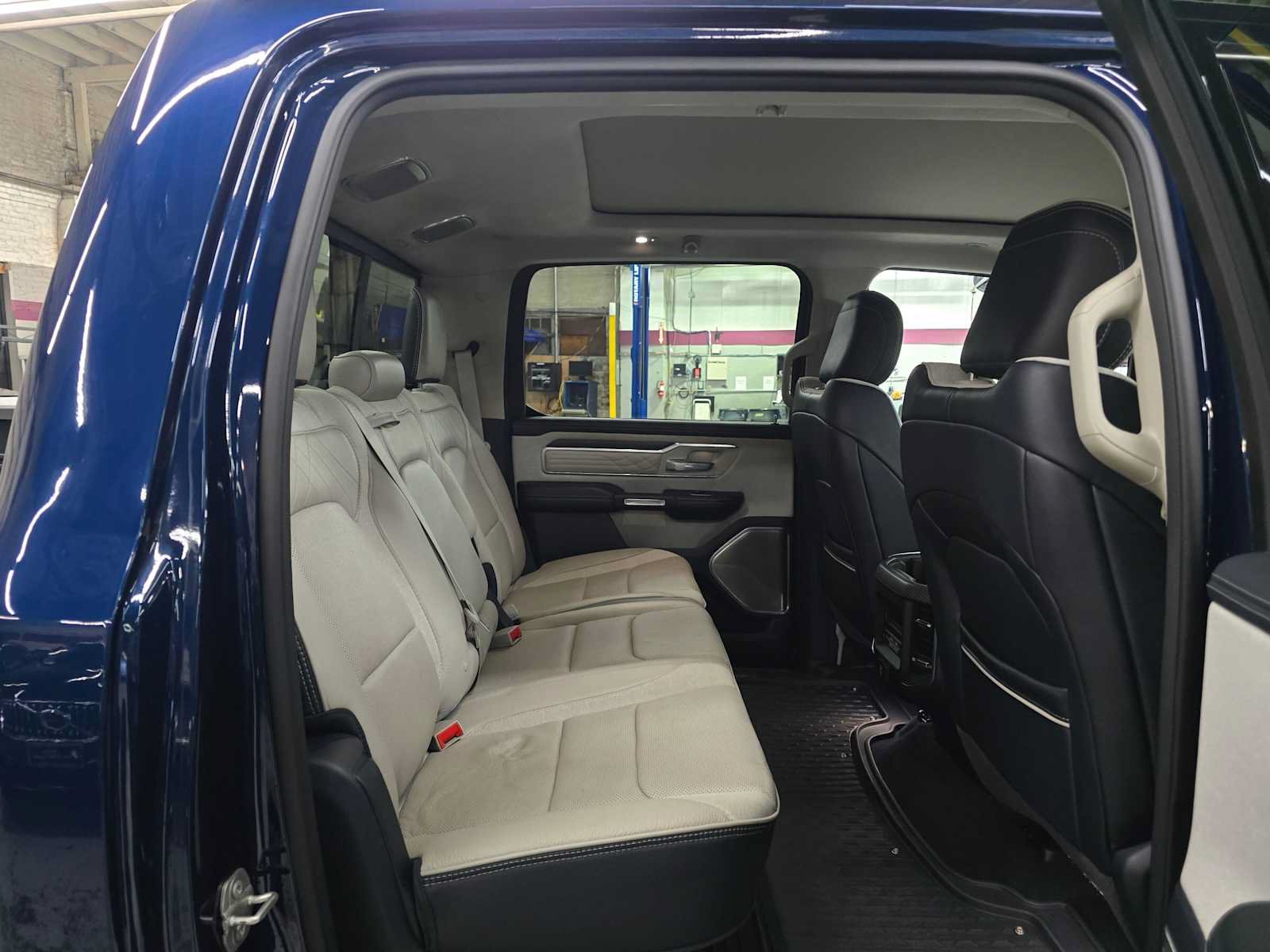 Used 2024 RAM 1500 Limited AWD/4WD image 12