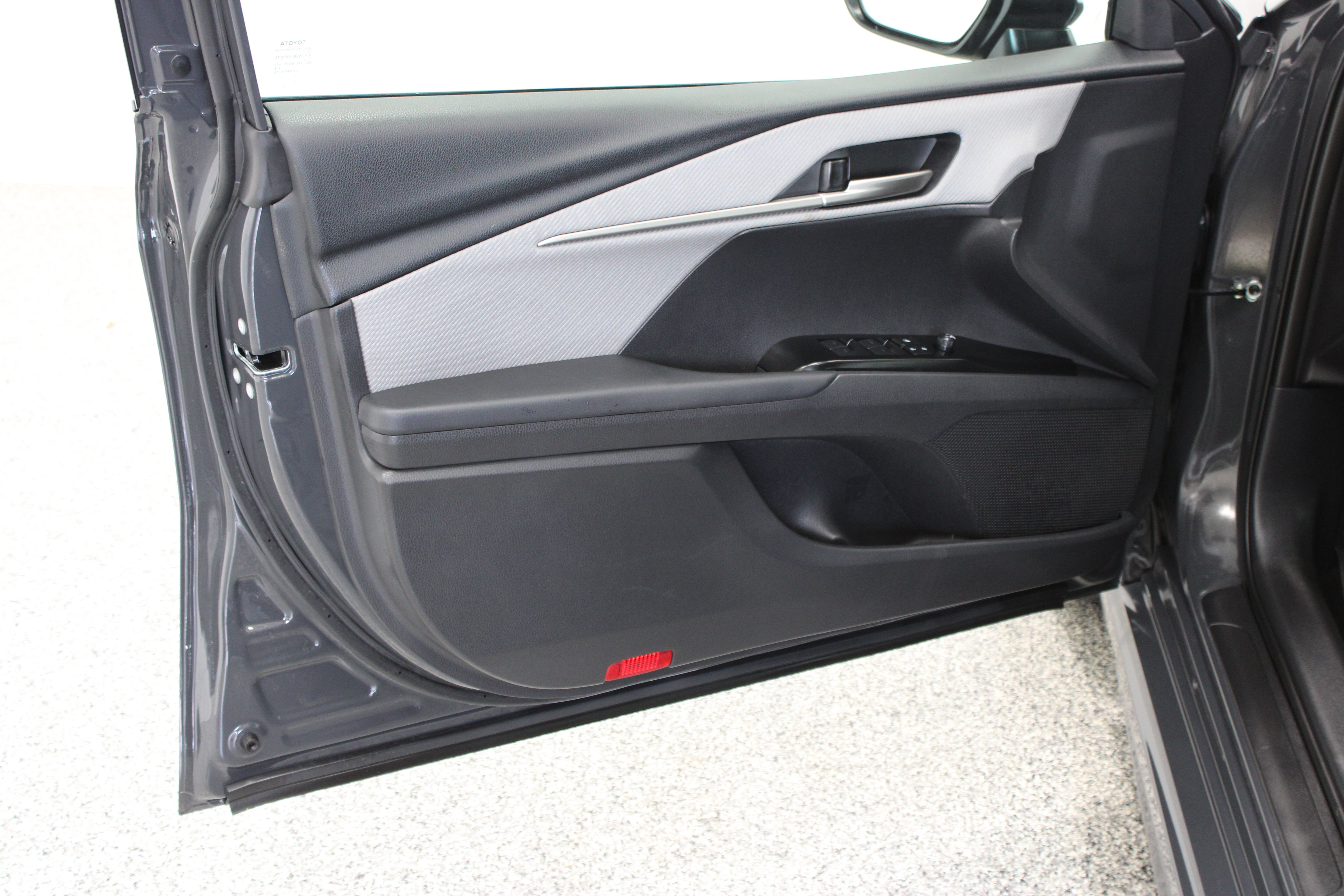 Used 2026 Toyota Camry SE FWD image 12
