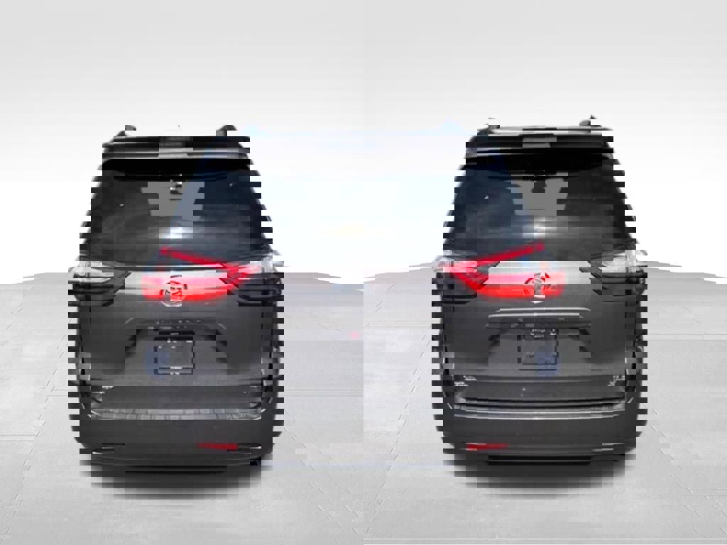 Used 2019 Toyota Sienna XLE FWD image 5