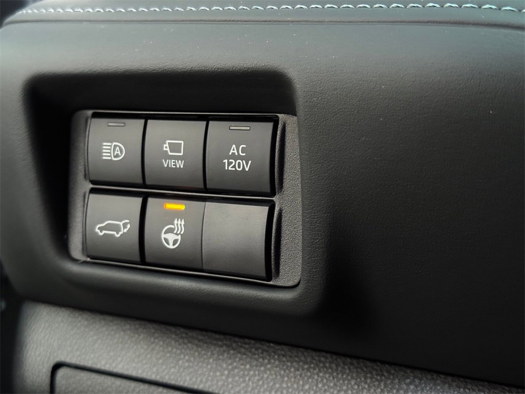 Used 2023 Toyota Highlander Platinum image 38