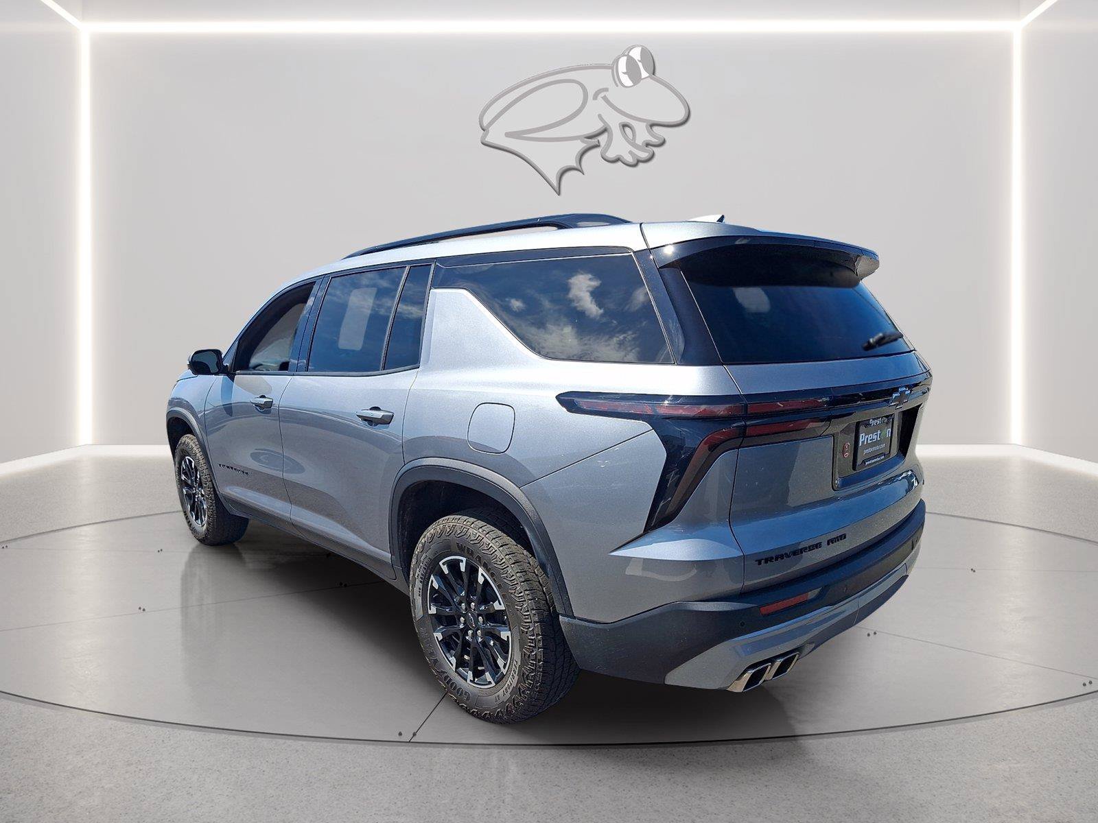 Used 2025 Chevrolet Traverse Z71 w/ Driver Confidence Package AWD/4WD image 2