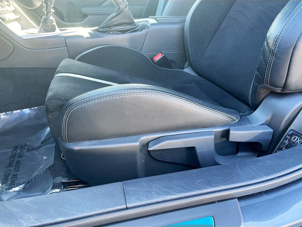 Used 2025 Toyota GR86 Premium w/ ALL Weather Mat Package (TMS) RWD image 19