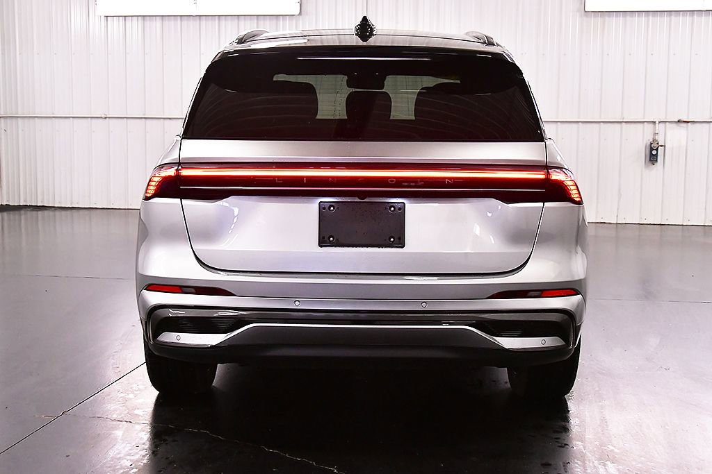 Used 2025 Lincoln Nautilus Reserve w/ Jet Appearance Package image 6