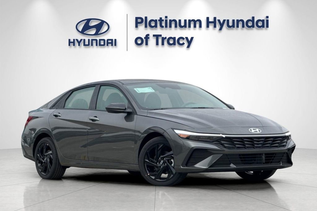 New 2026 Hyundai Elantra Sport FWD image 2