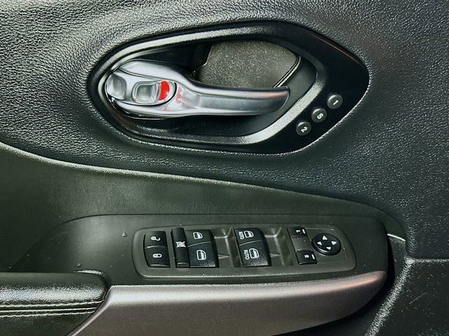 Used 2021 Jeep Cherokee Limited w/ Elite Package image 15