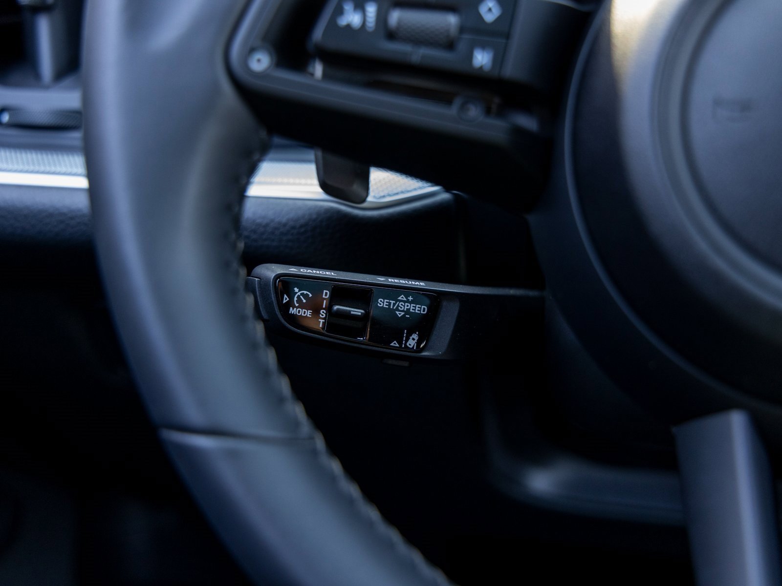 Certified 2025 Porsche Cayenne Coupe image 31