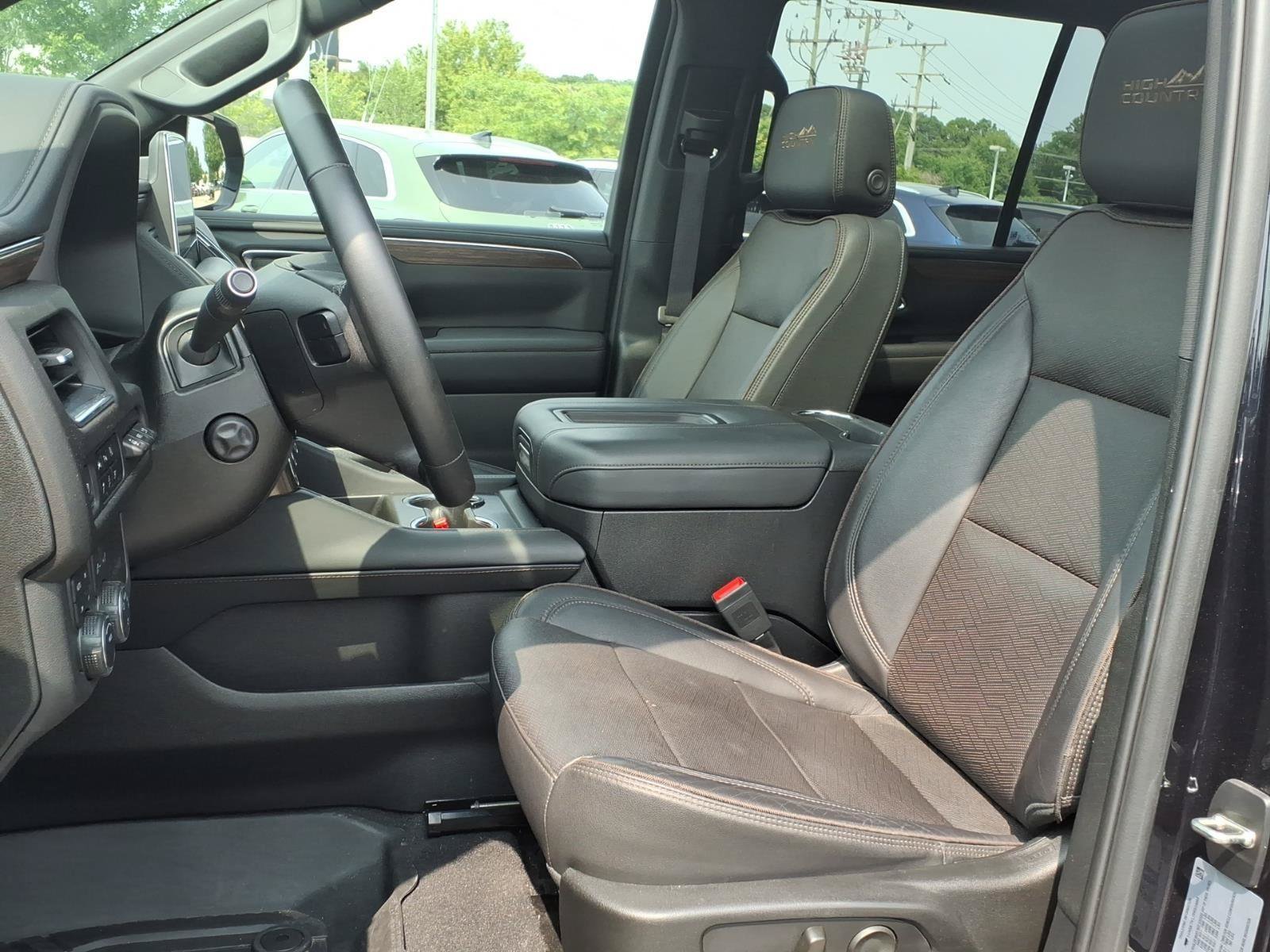 Used 2023 Chevrolet Tahoe High Country AWD/4WD image 21