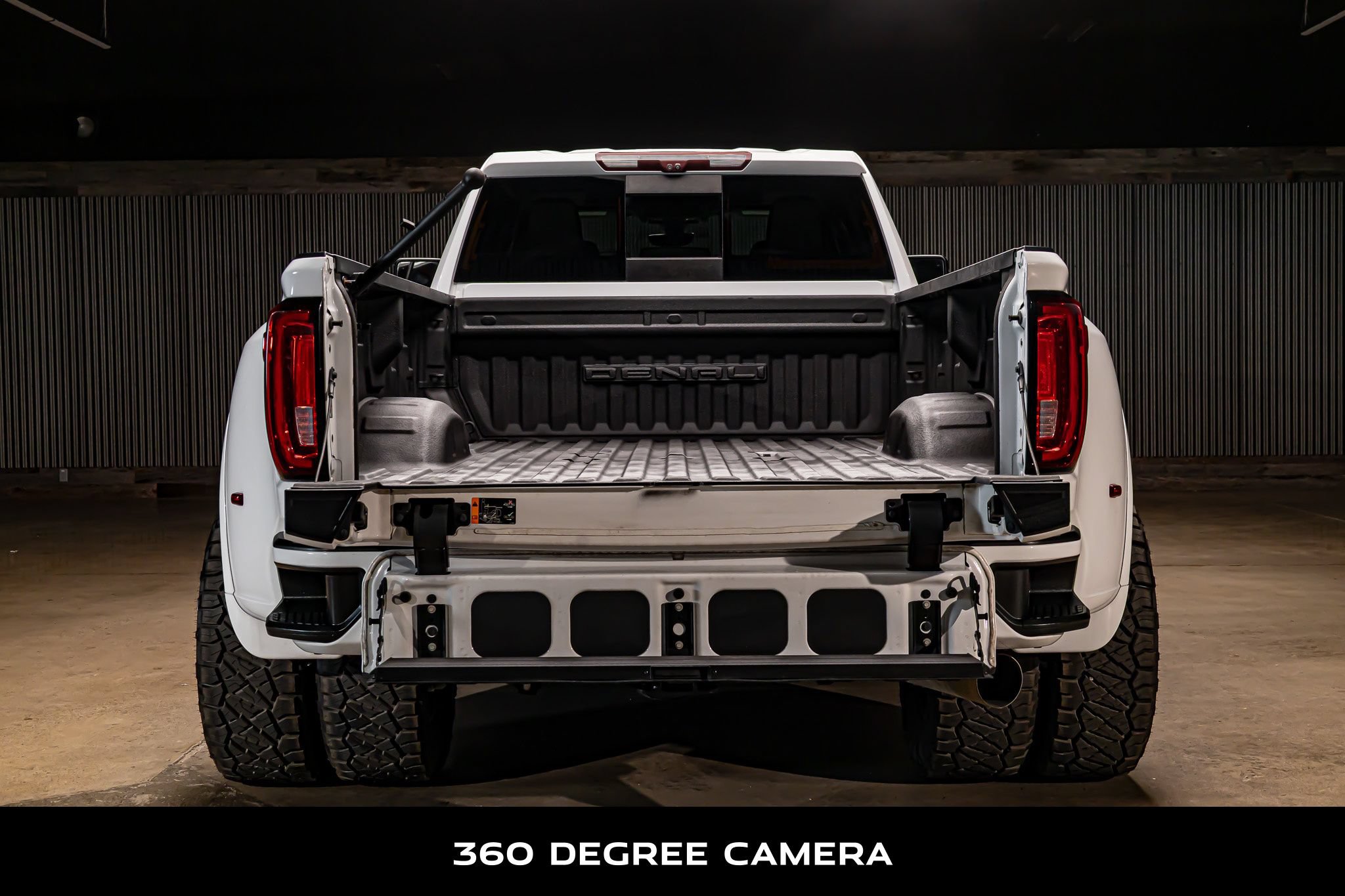 Used 2020 GMC Sierra 3500 Denali w/ Denali Ultimate Package AWD/4WD image 9