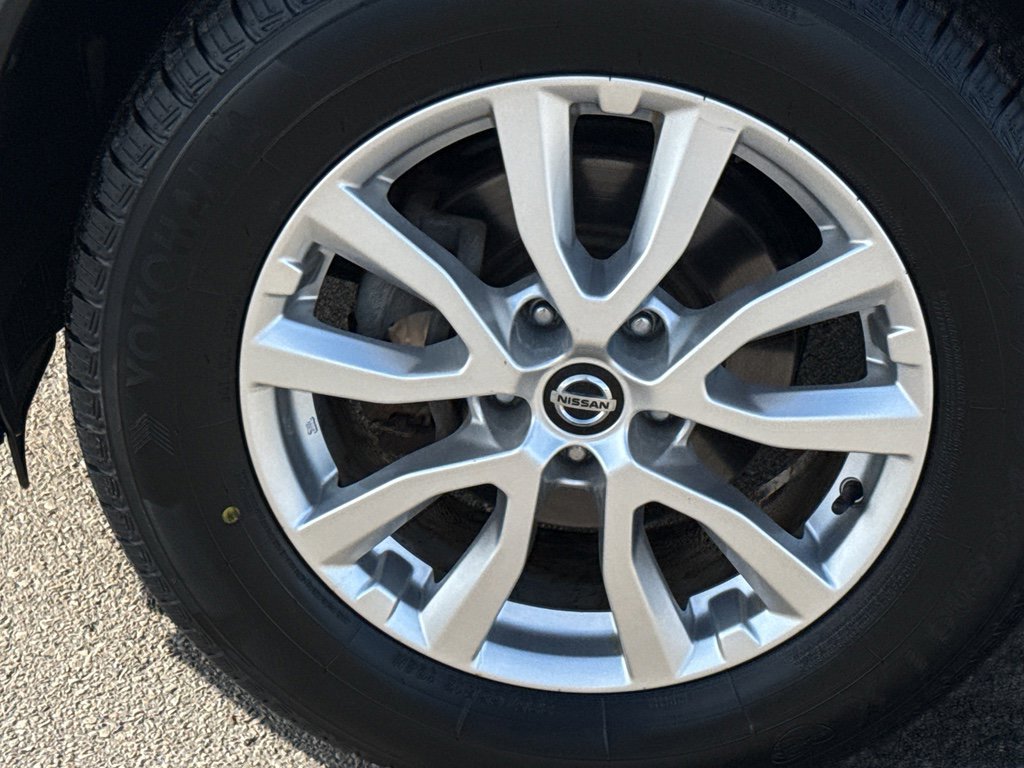 Used 2020 Nissan Rogue S w/ Special Edition Package image 9