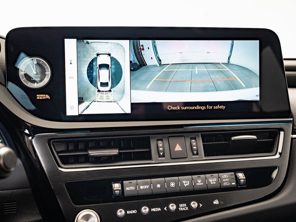 Certified 2025 Lexus ES 300h w/ Luxury Package image 34