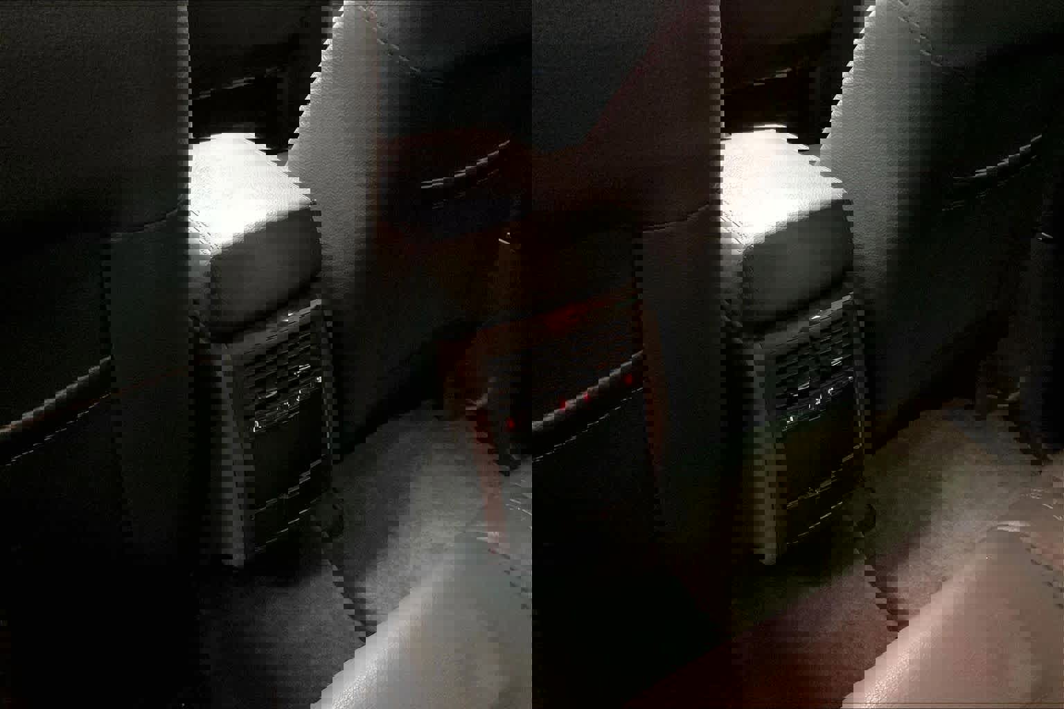 Used 2008 Volkswagen Touareg V8 image 32