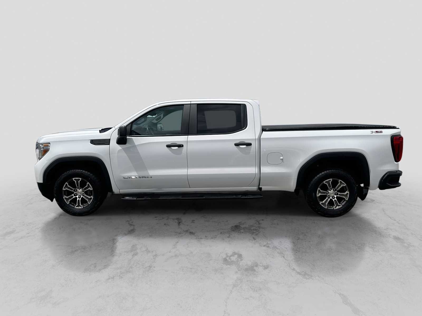 Used 2019 GMC Sierra 1500 4x4 Crew Cab w/ Convenience Package image 3