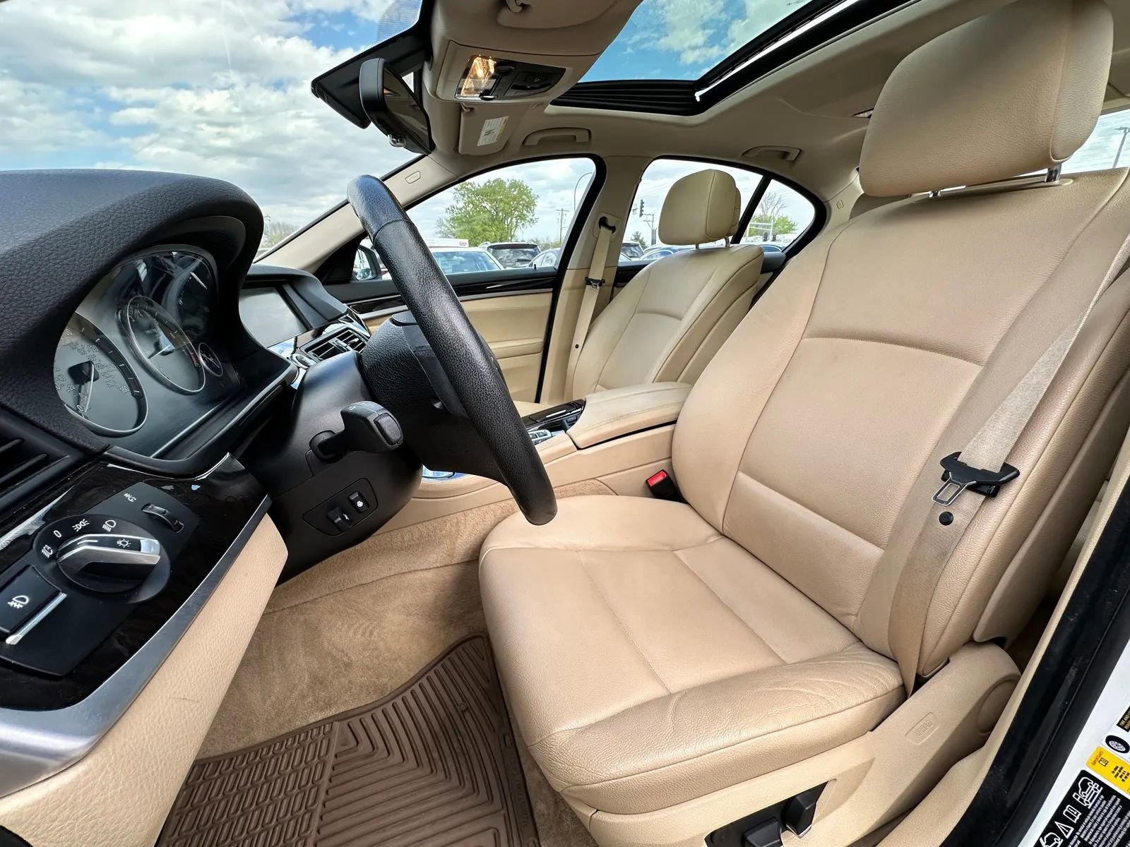 Used 2013 BMW 528i xDrive Sedan AWD/4WD image 17