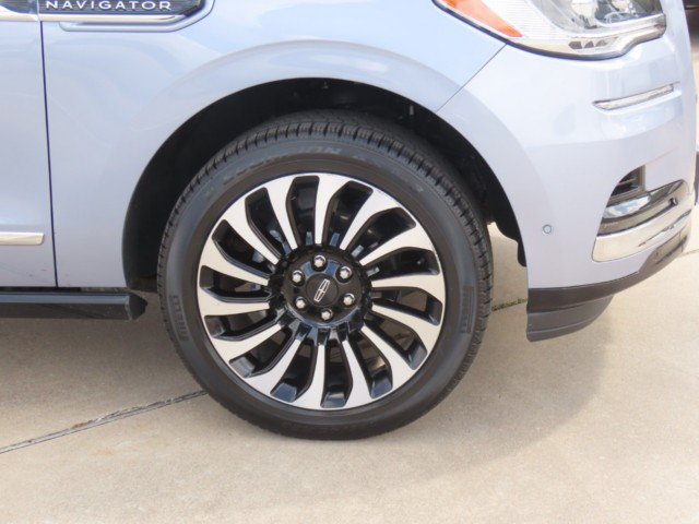 Used 2024 Lincoln Navigator L Black Label AWD/4WD image 7
