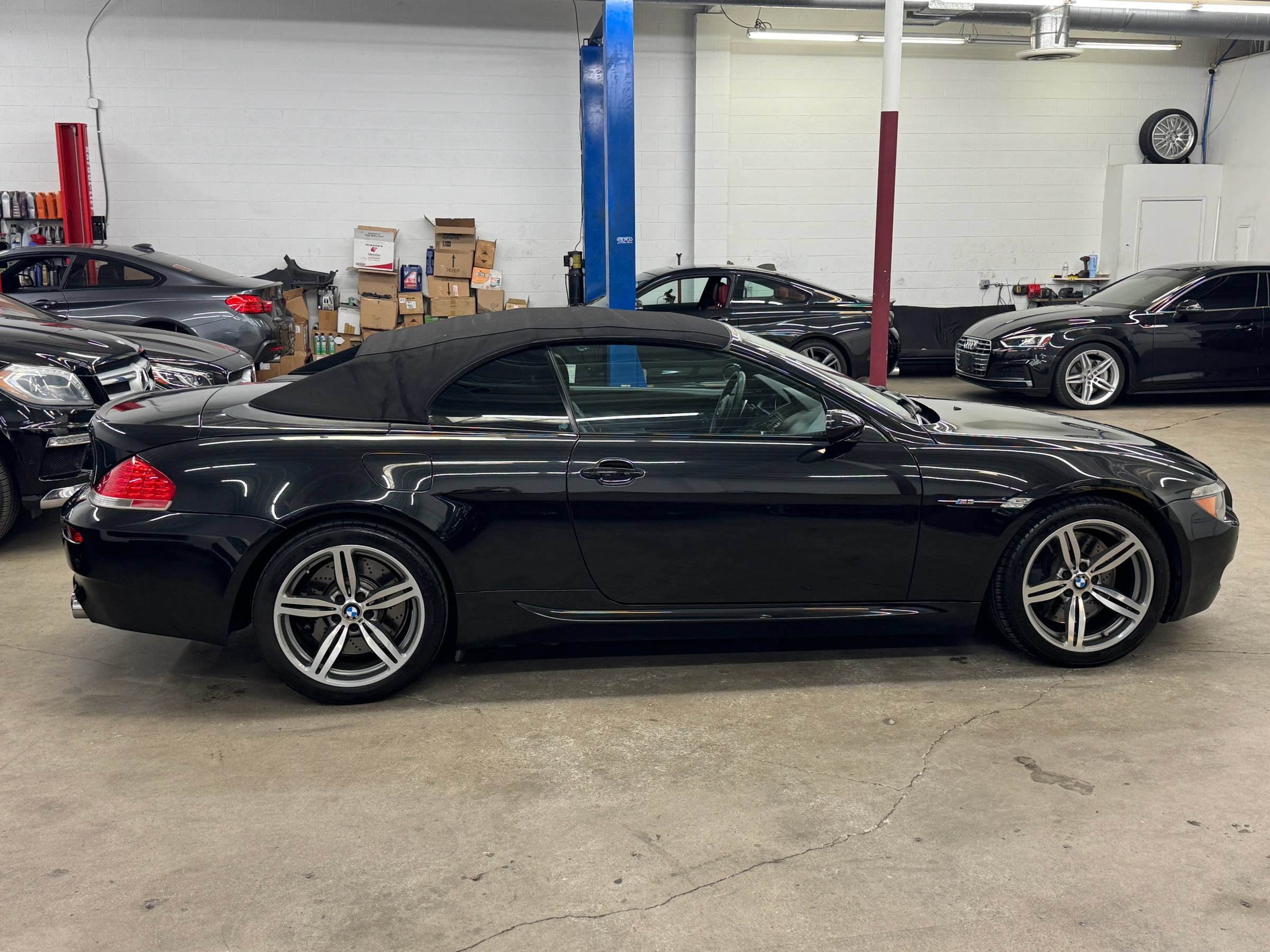 Used 2007 BMW M6 Convertible RWD image 8