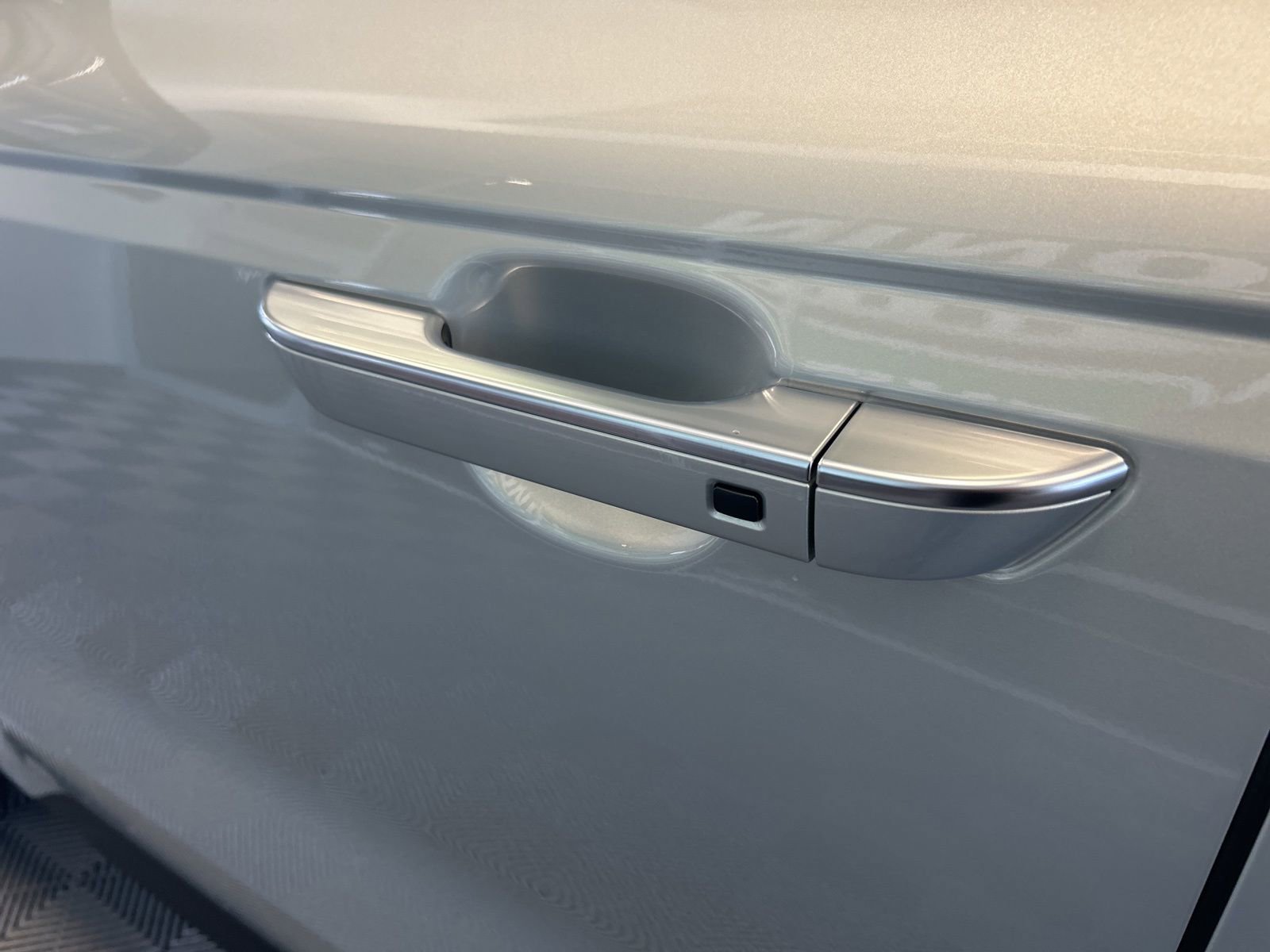 New 2026 Kia Carnival EX image 9