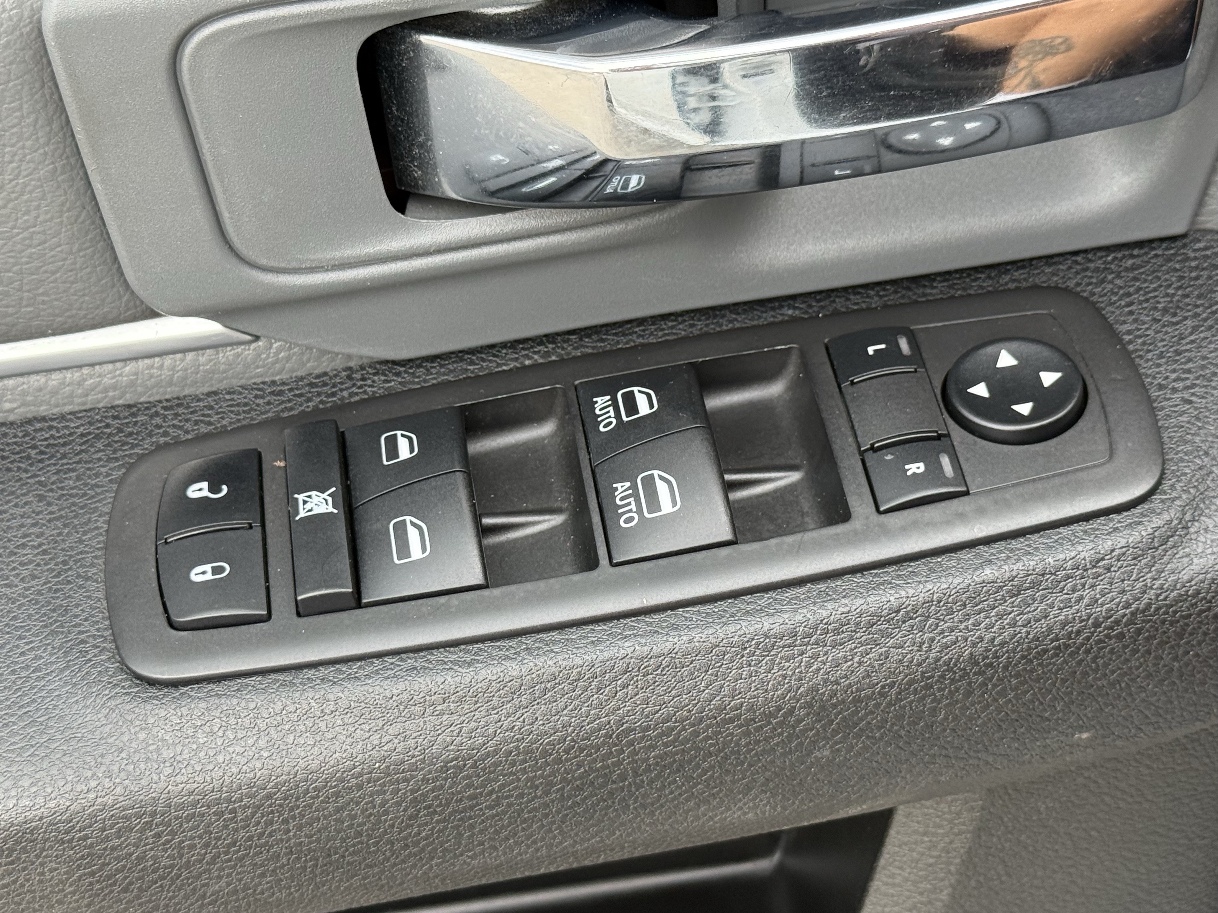 Used 2024 RAM 1500 Classic SLT RWD image 5