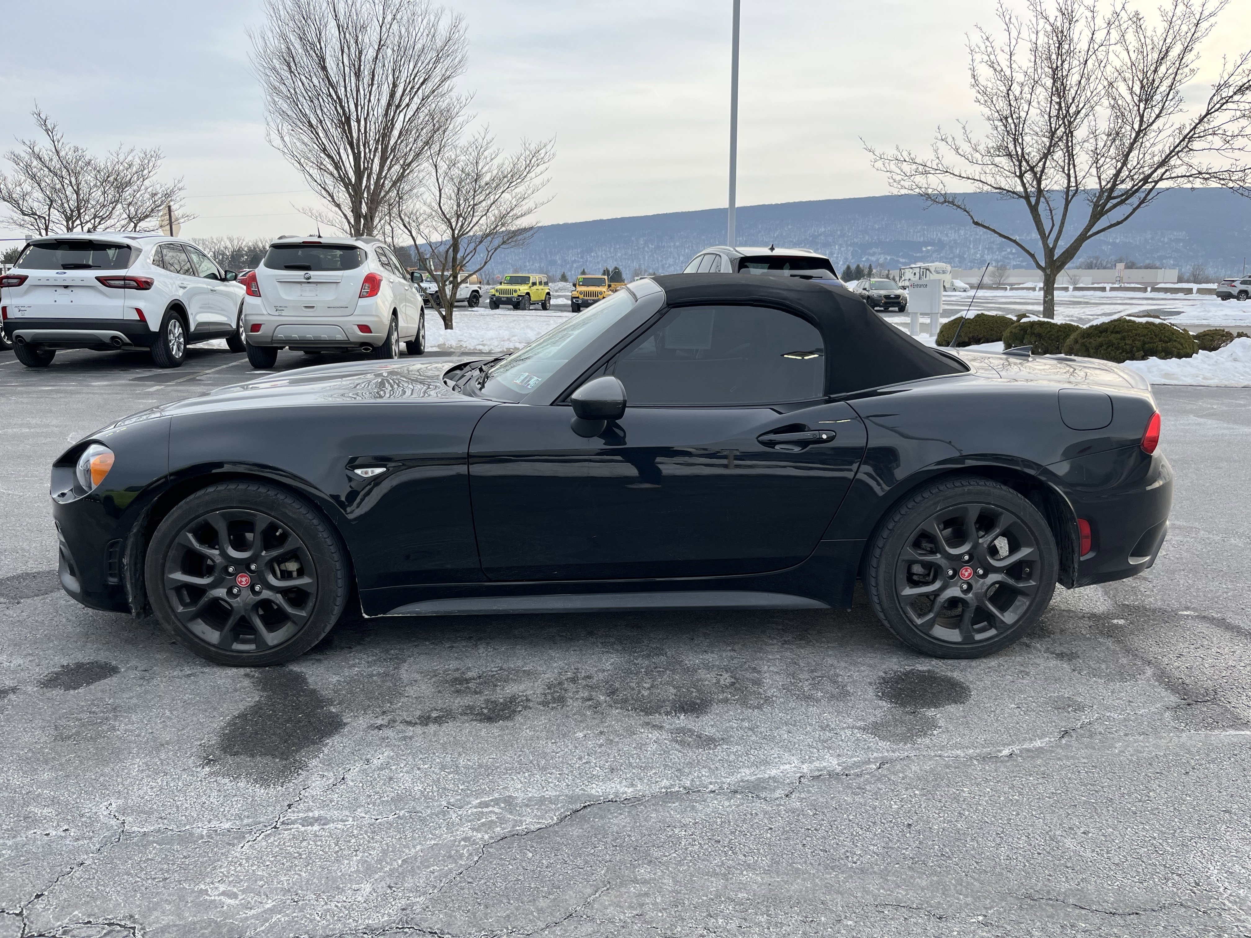 Used 2017 FIAT 124 Spider Abarth image 5