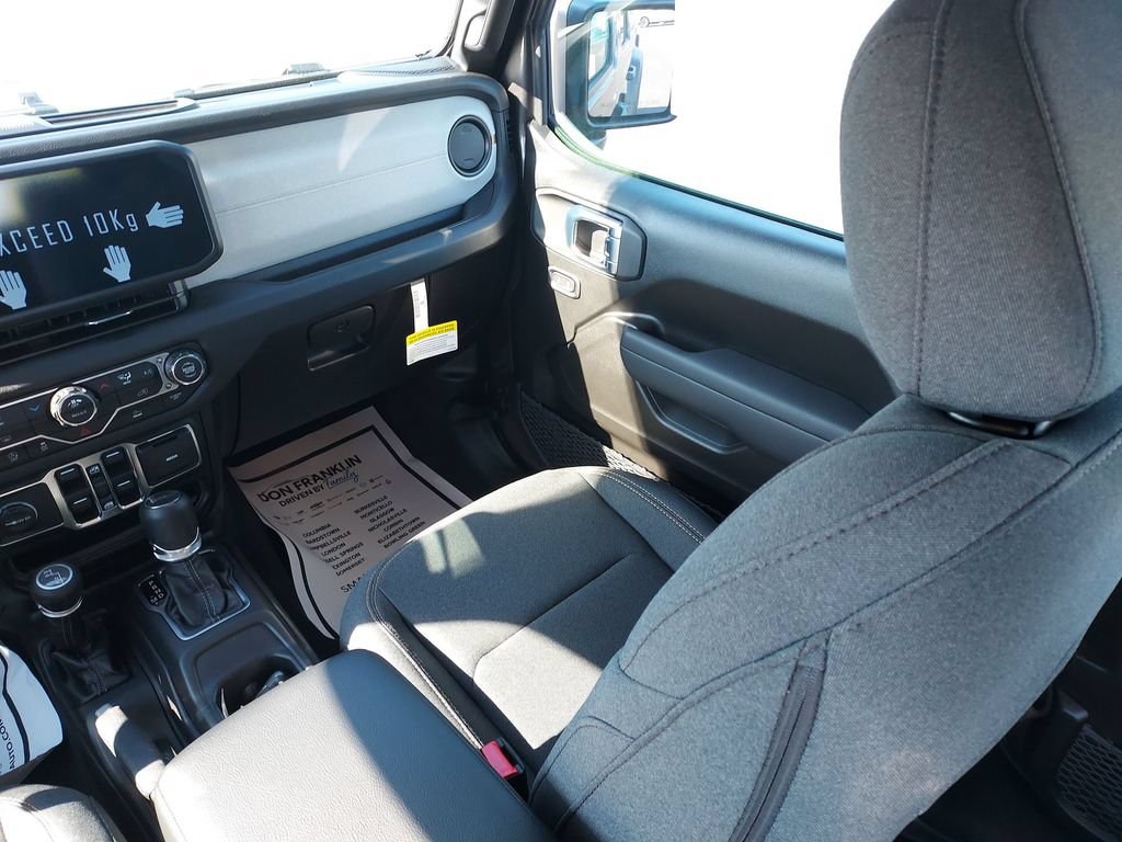 New 2026 Jeep Gladiator Sport AWD/4WD image 11