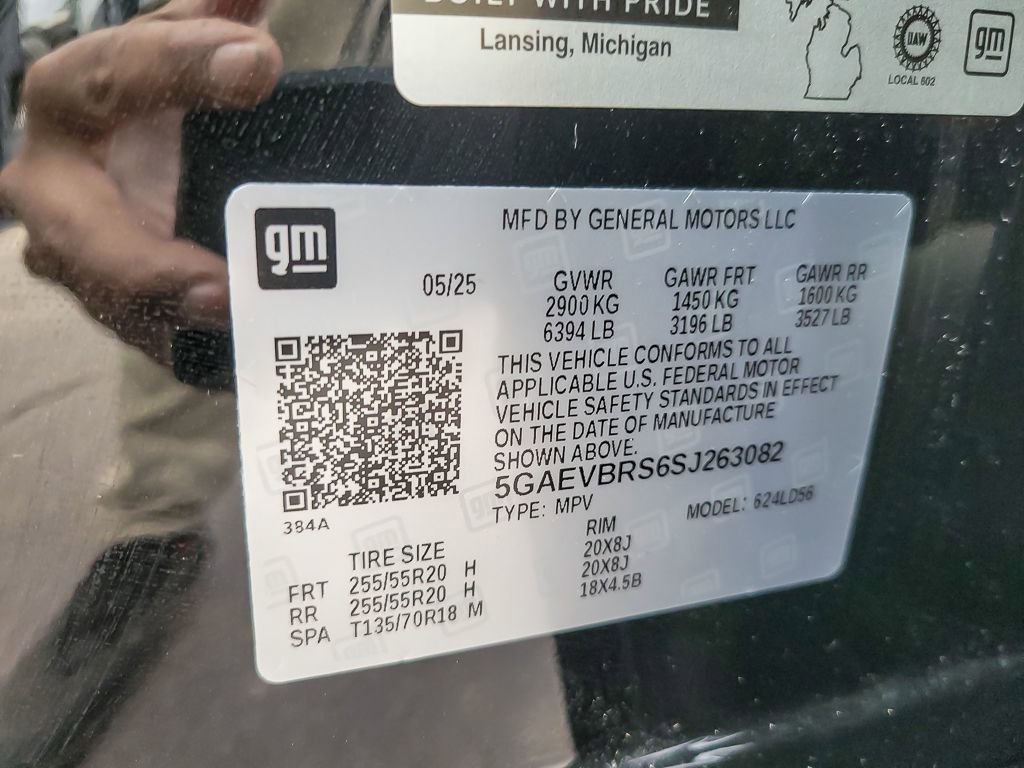 Used 2025 Buick Enclave Sport Touring image 25